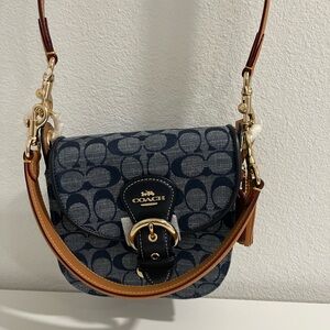 Coach C8512 Kleo Shoulder Bag 17 In Signature Chambray Denim